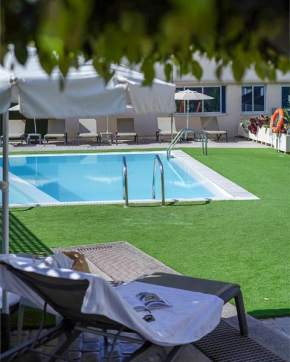 Cornisa Apartments